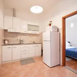Apartment M&v *