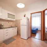 Apartment M&v